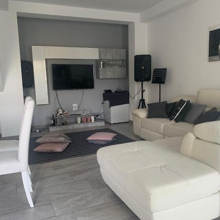 Villa In Affitto Ragalna Zewnętrze zdjęcie